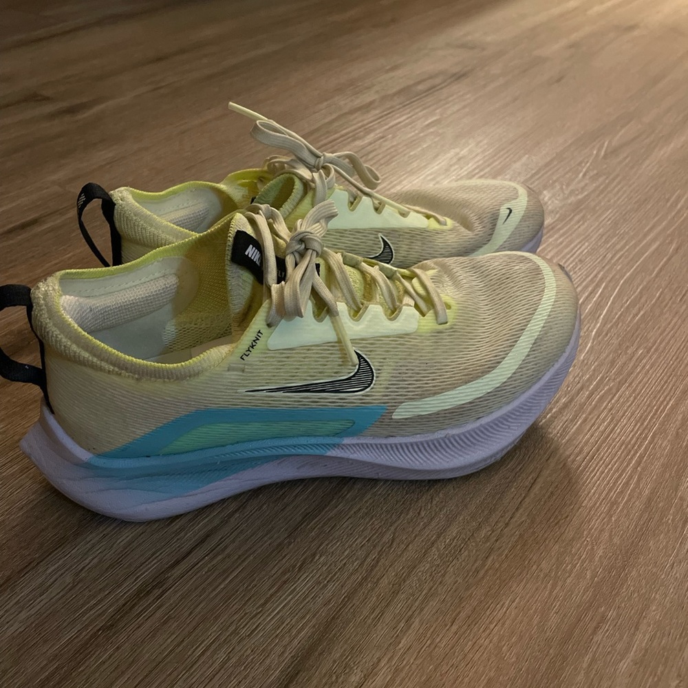 Nike Zoom Fly 4